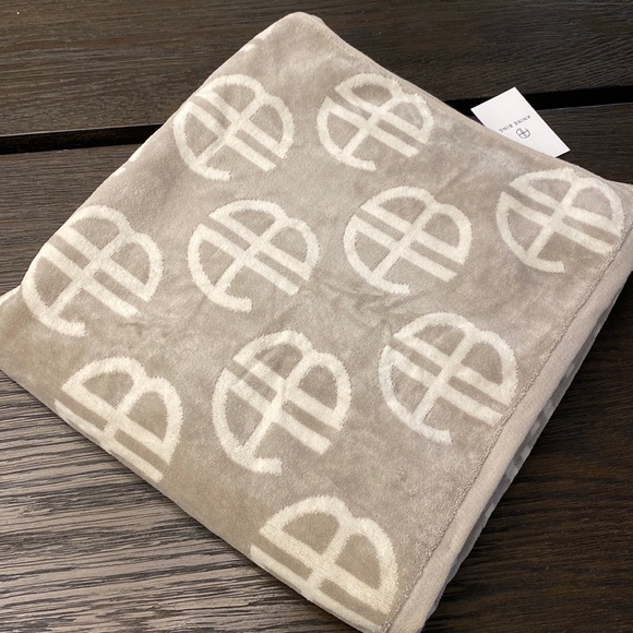 Anine Bing Bahia Towel. Monogram print - Picture 1 of 5